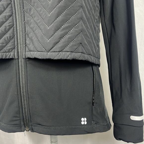 Sweaty Betty Fast Track Thermal Running Jacket in Black. - Picture 7 of 11